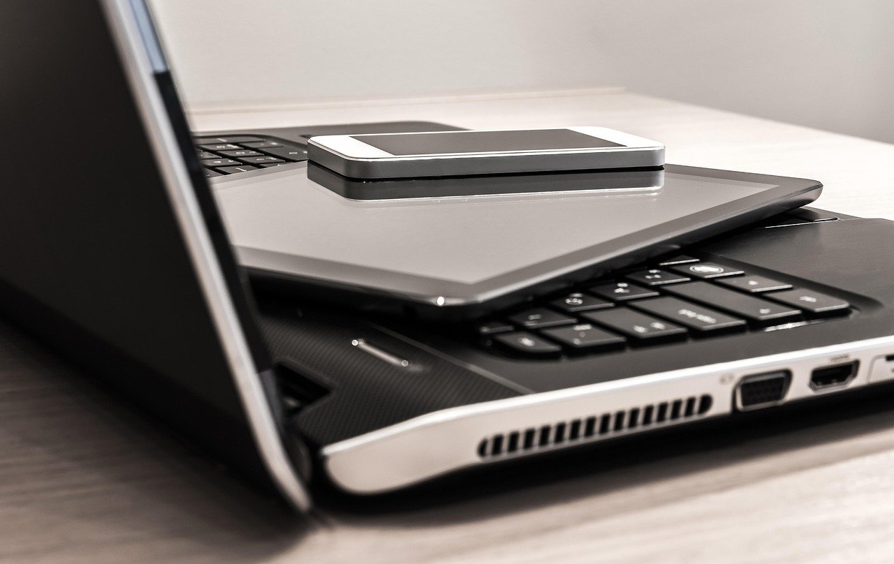 Real Estate Tech Stack: Essential Tools for Investors in 2025