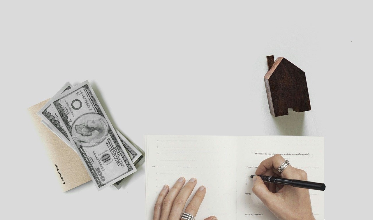 Tax Hacks for Real Estate Investors: What’s New in 2025